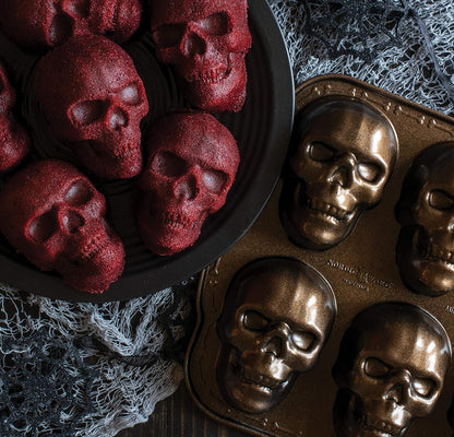 Spooktacular Haunted Skull Cakelet Pan – Perfect for Halloween Baking in Bronze!