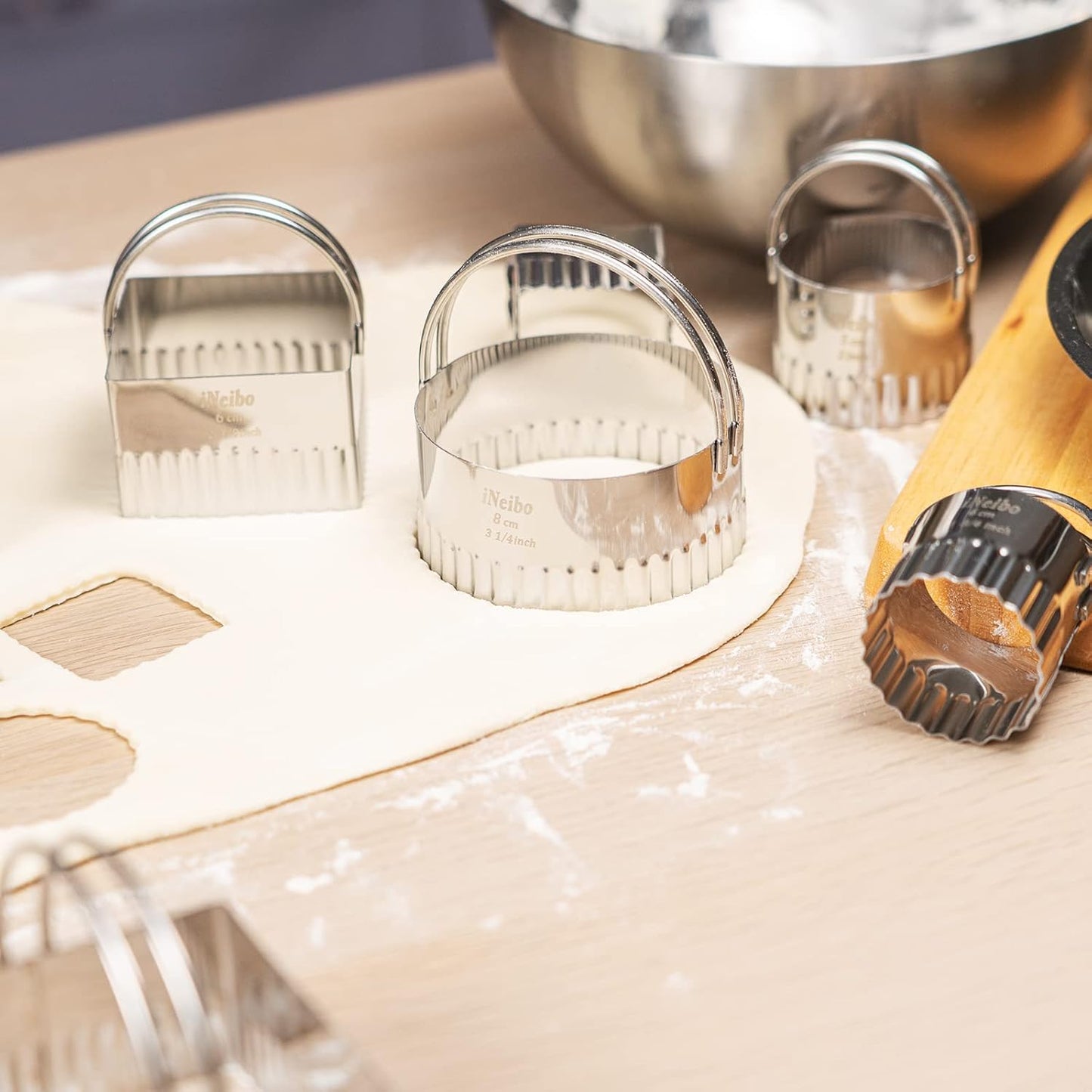 Fluted Edge Biscuit Cutter Set – Perfect Round Cutters for Scones, Pastries, Dumplings, and Fondant Baking
